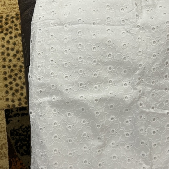 Eyelet lace top and skirt - Picture 2 of 5
